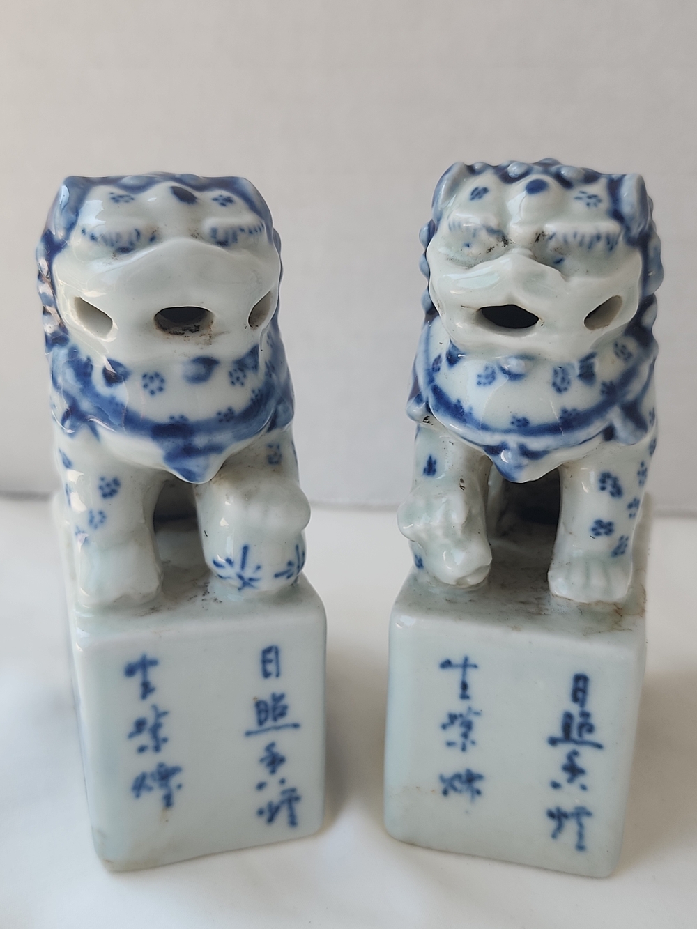 Vtg Chinese Blue White Foo Dogs Set 2 Guardian Lions Porcelain Chop Jingdezhen